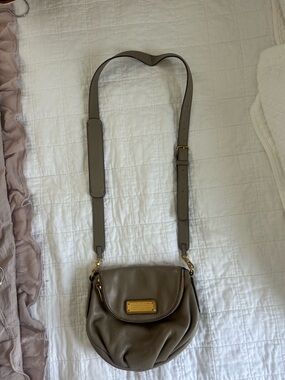 Marc by Marc Jacobs Pebbled Leather Crossbody Bag in Taupe Gray